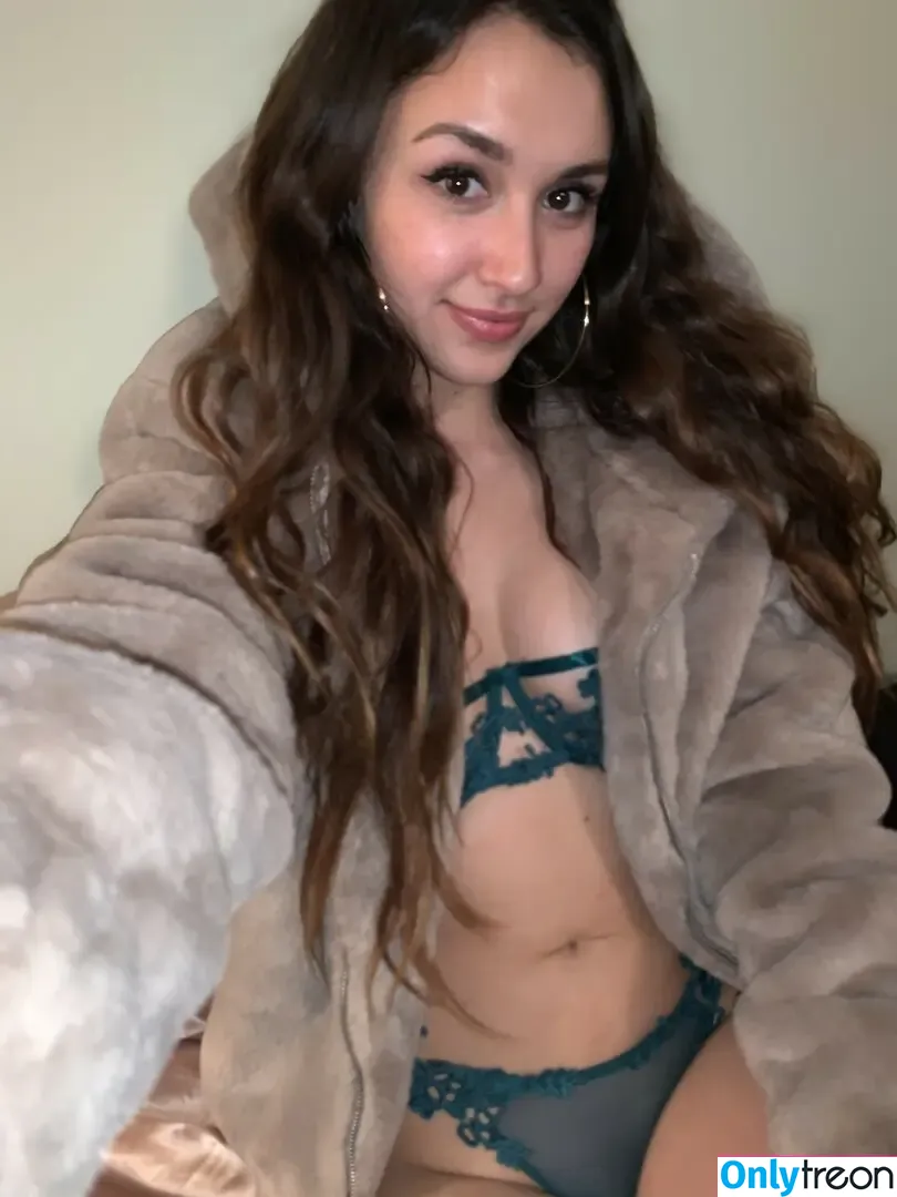 Ronisofine nude photo #0027 (Veronica Garcia / rynsofine_)