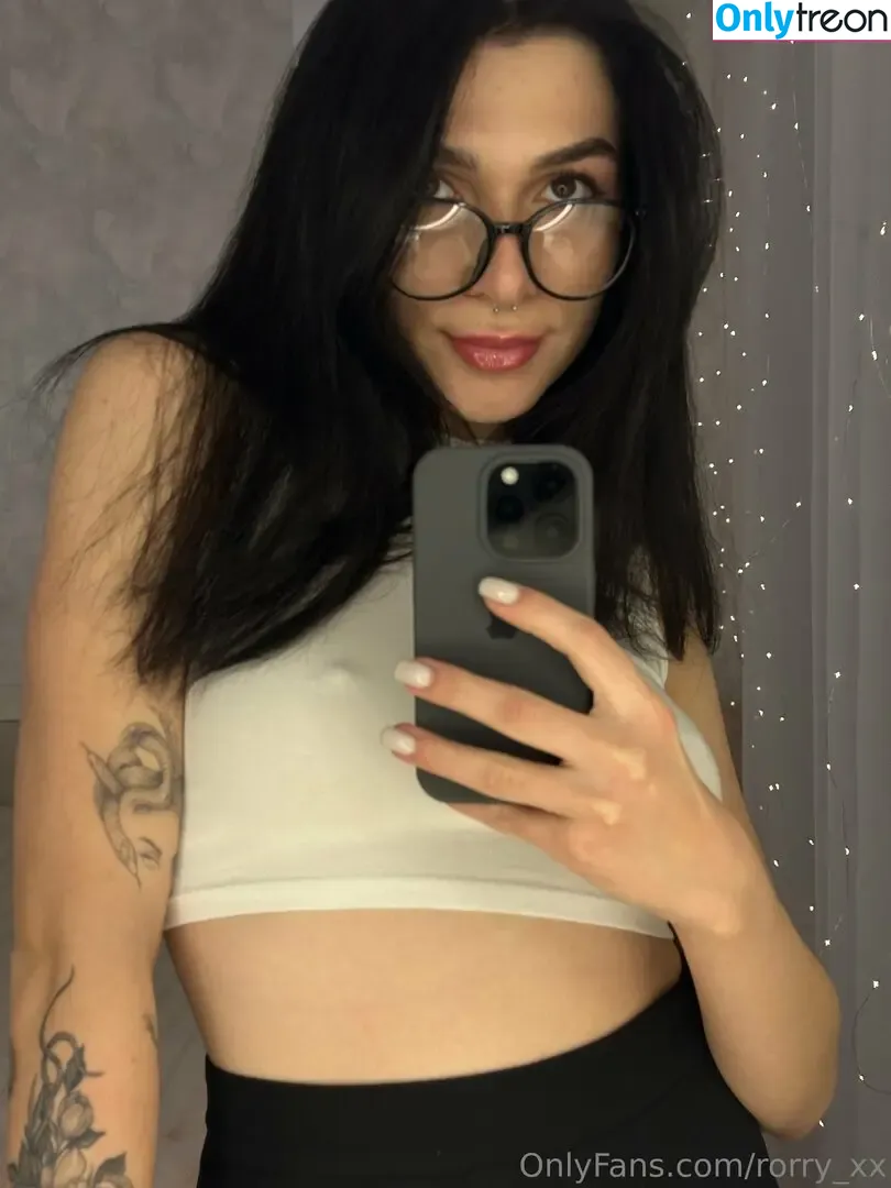 rorry_xx nude photo #0005 (rorrixx_)