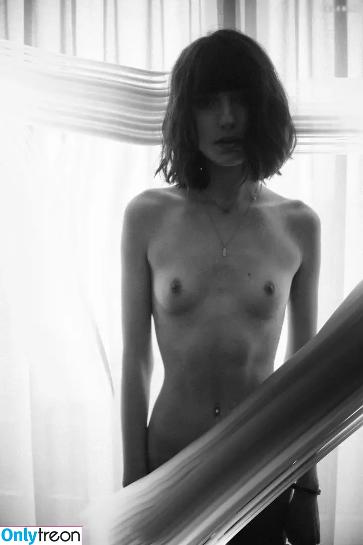 Rosa von Lobenstein nude photo #0017 (rosa_vonlobenstein)