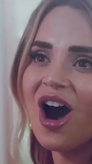 Rosanna Pansino / rosannapansino nude photo #0192