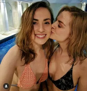 Rose And Rosie / loverose0 / roseellendix nude photo #0035