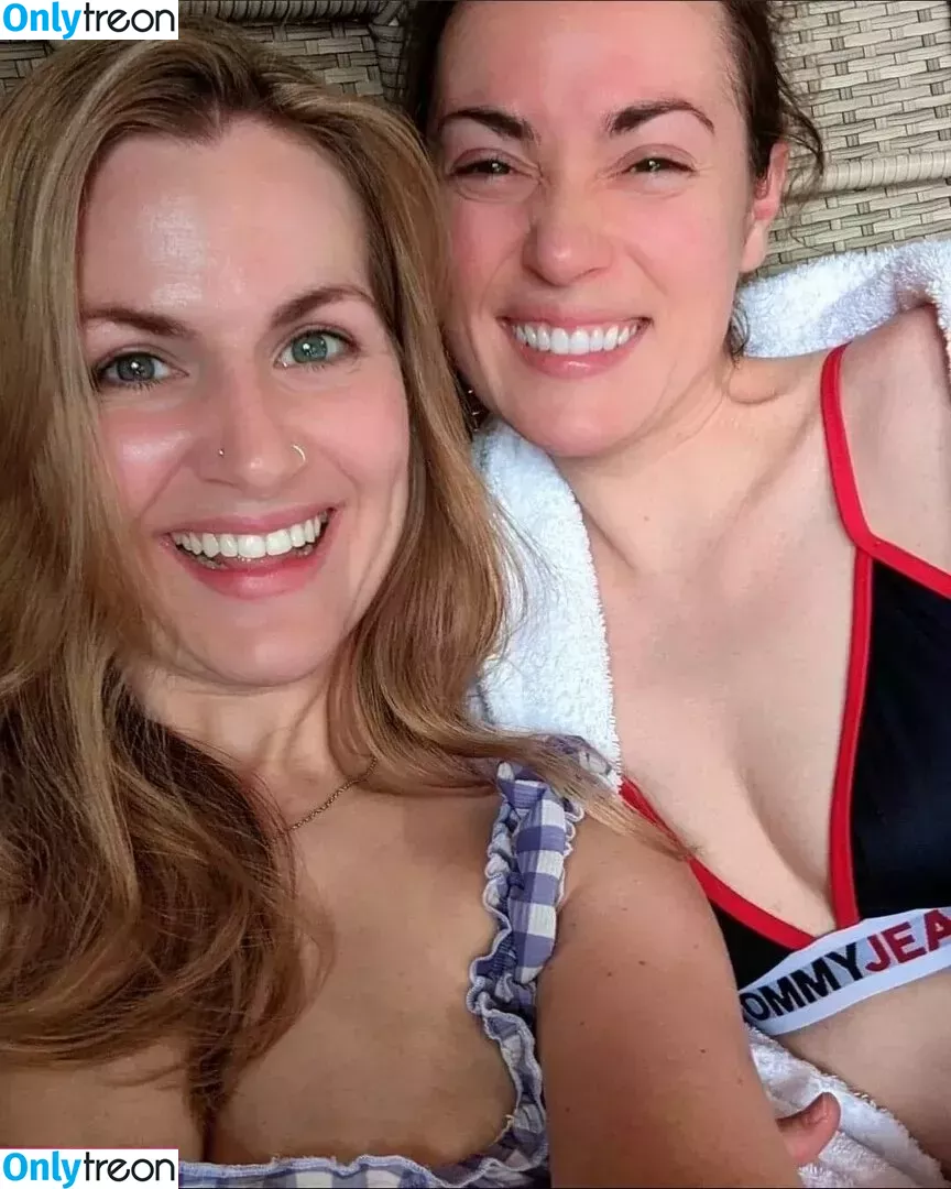 Rose And Rosie nude photo #0024 (loverose0 / roseellendix)