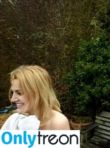 Rose And Rosie nude photo #0028 (loverose0 / roseellendix)