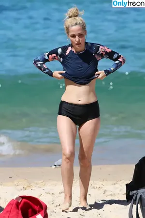Rose Byrne / fullyrosebyrne nude photo #0326