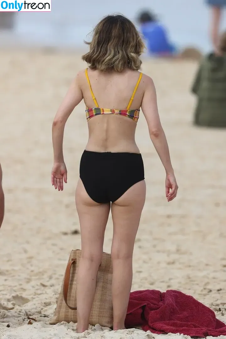 Rose Byrne nude photo #0193 (fullyrosebyrne)