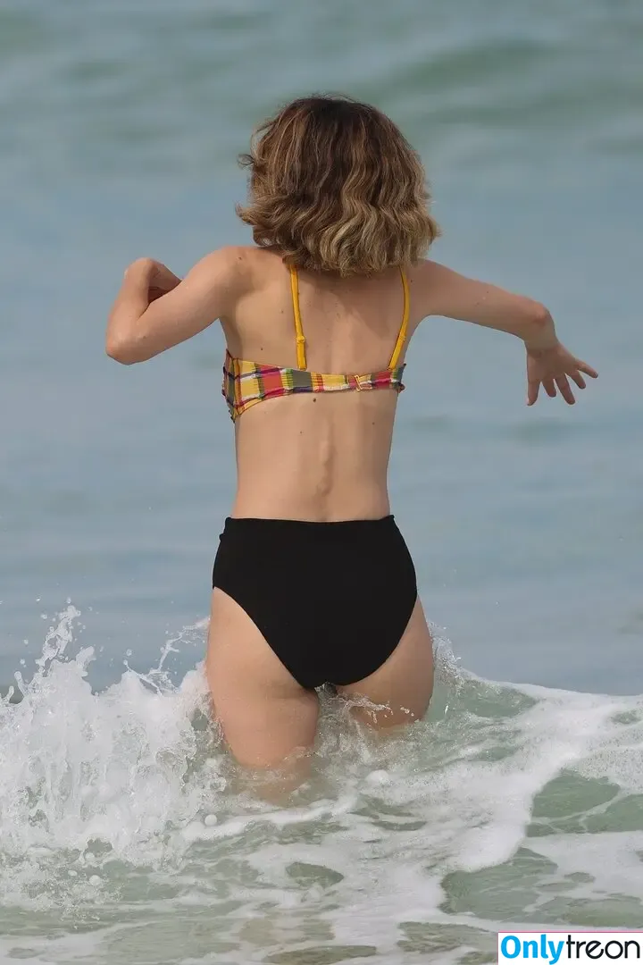 Rose Byrne голая photo #0200 (fullyrosebyrne)