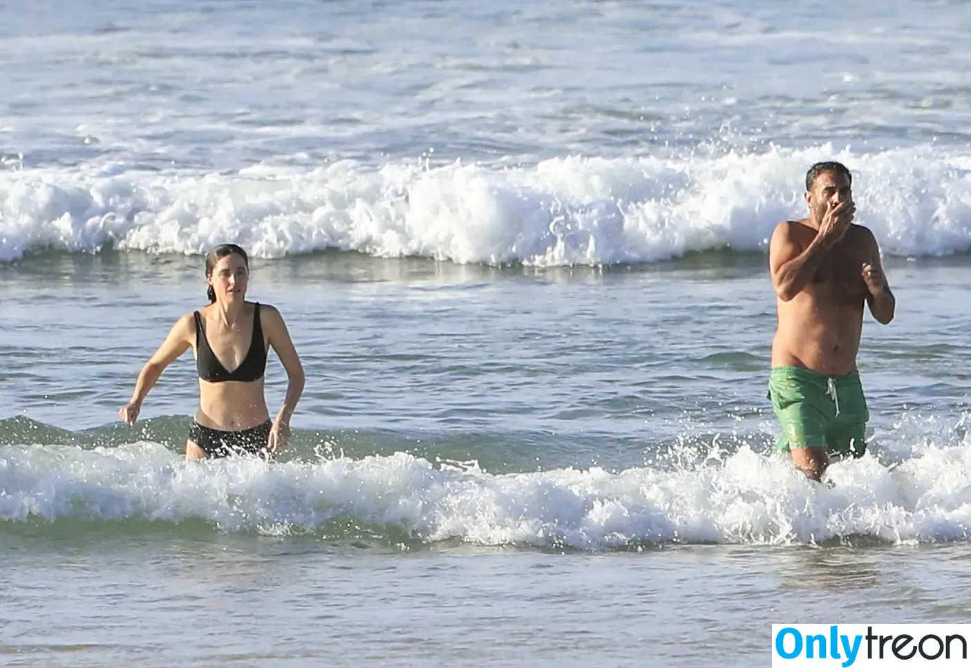 Rose Byrne nude photo #0423 (fullyrosebyrne)