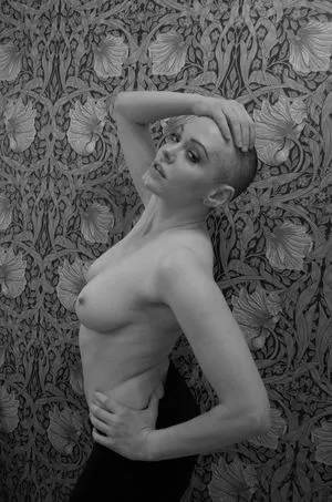 Rose Mcgowan / rosemcgowan фото голая #0121