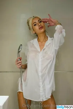 roseemommy / rosiemusicc nude photo #0032