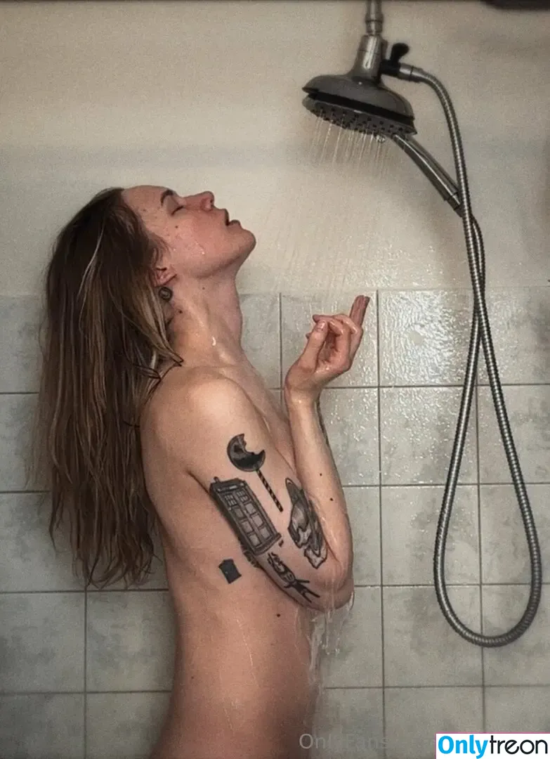 Rosemoontv nude photo #0355 (itsrosemoon / matchstickmagazine)