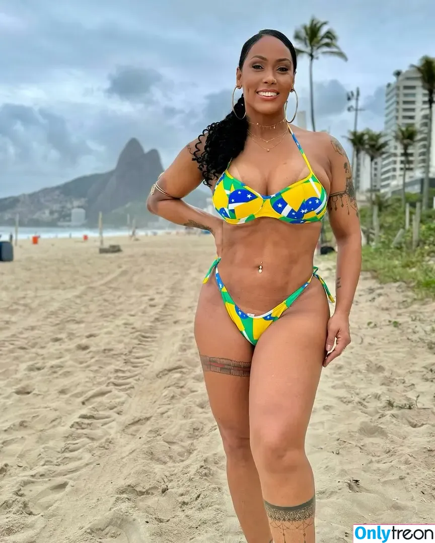 Rosiane Pinheiro nude photo #0814 (rosianepinheir / rosianepinheiro)