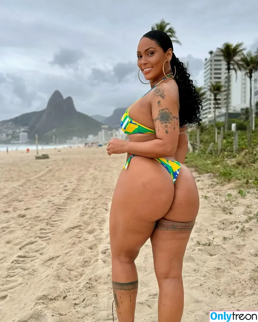 Rosiane Pinheiro nude photo #0815 (rosianepinheir / rosianepinheiro)