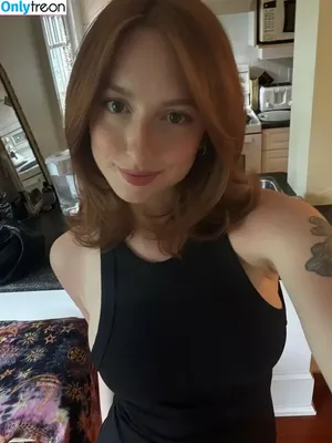 Rosie Fae / ChanceUnlikely659 / littleredrosie1 / rosiefae_doodle nude photo #0244