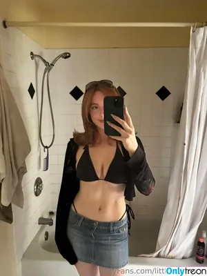 Rosie Fae / ChanceUnlikely659 / littleredrosie1 / rosiefae_doodle nude photo #0255