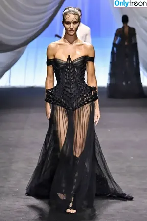 Rosie Huntington-Whiteley / Rosie Huntington Whiteley / rosiehw фото голая #1326