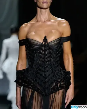 Rosie Huntington-Whiteley / Rosie Huntington Whiteley / rosiehw фото голая #1328