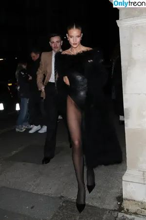 Rosie Huntington-Whiteley / rosiehw nude photo #1421