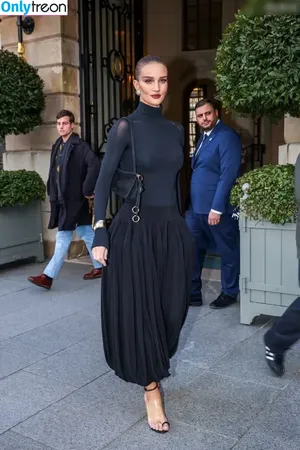 Rosie Huntington-Whiteley / rosiehw фото голая #1475
