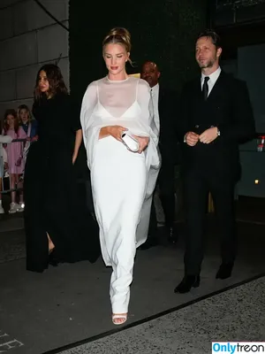 Rosie Huntington-Whiteley / Rosie Huntington Whiteley / rosiehw фото голая #1573