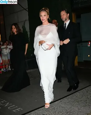Rosie Huntington-Whiteley / Rosie Huntington Whiteley / rosiehw фото голая #1574