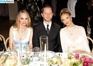 Rosie Huntington-Whiteley / Rosie Huntington Whiteley / rosiehw фото голая #1579