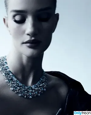 Rosie Huntington-Whiteley / Rosie Huntington Whiteley / rosiehw фото голая #1612