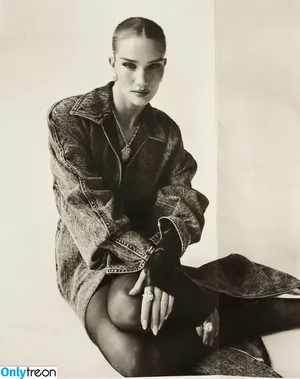 Rosie Huntington-Whiteley / Rosie Huntington Whiteley / rosiehw фото голая #1613