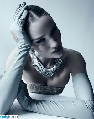 Rosie Huntington-Whiteley / Rosie Huntington Whiteley / rosiehw фото голая #1615