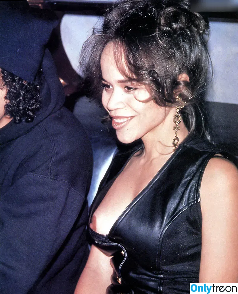 Rosie Perez nude photo #0004 (rosieperezbklyn / rosieperezbrooklyn)
