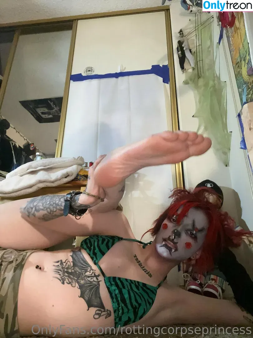 rottingcorpseprincess nude photo #0025 (rottenpeachcorpse)
