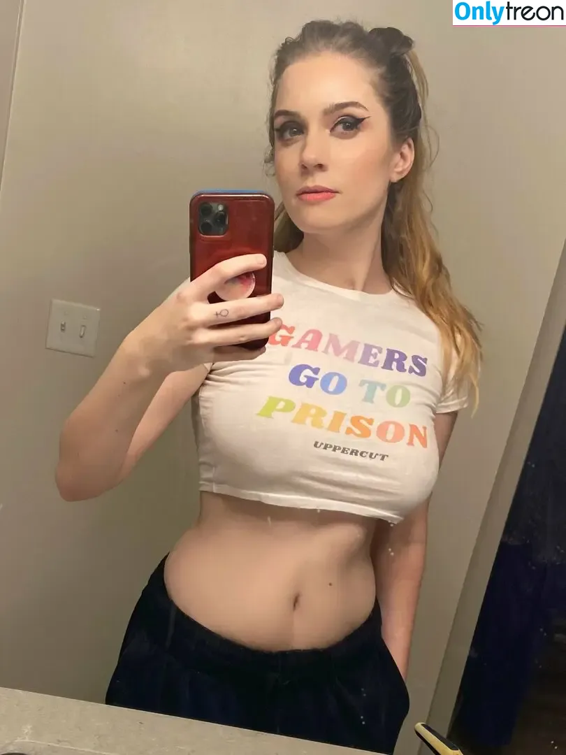 roun_sa_ville nude photo #0060 (gaming disorder pawg / hideokojima)