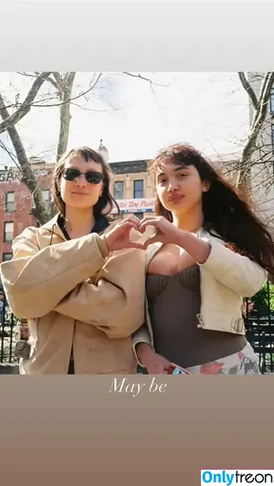 Rowan Blanchard / Simp Chat / rowanblanchard nude photo #0886