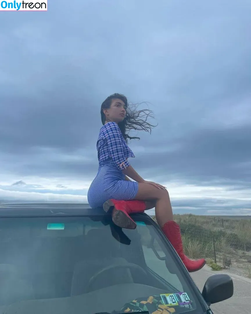 Rowan Blanchard nude photo #0273 (Simp Chat / rowanblanchard)