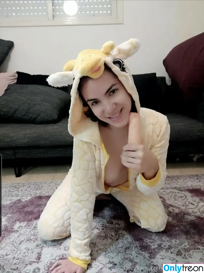 Roxana Bach голая photo #0016 (roxana_5_club / roxanaelfi)