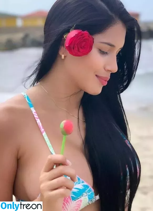 Roxana Ventura голая photo #0137 (roxanaventura / roxanaventuraa)