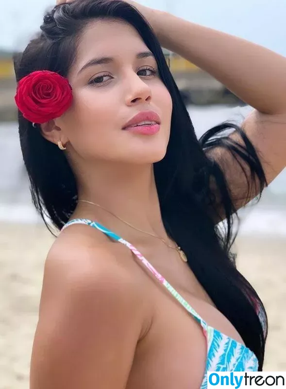 Roxana Ventura голая photo #0138 (roxanaventura / roxanaventuraa)