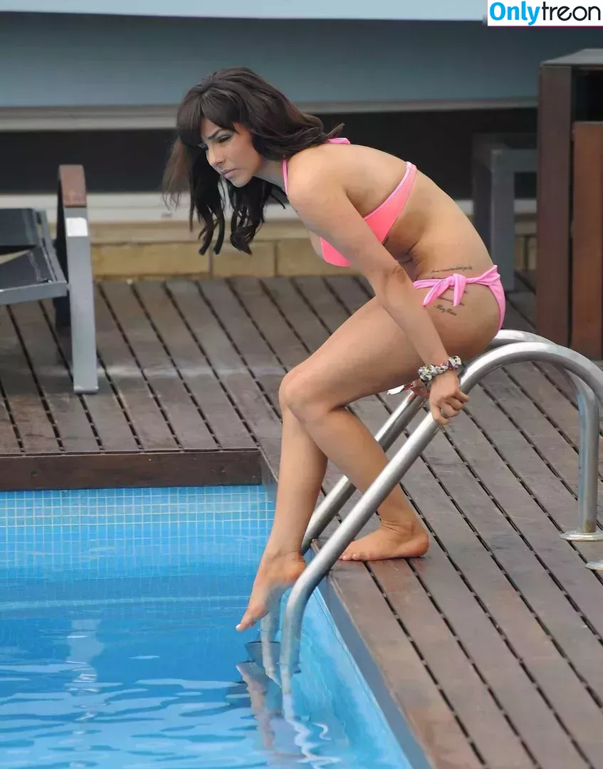Roxanne Pallett nude photo #0184 (theroxannecarrion)