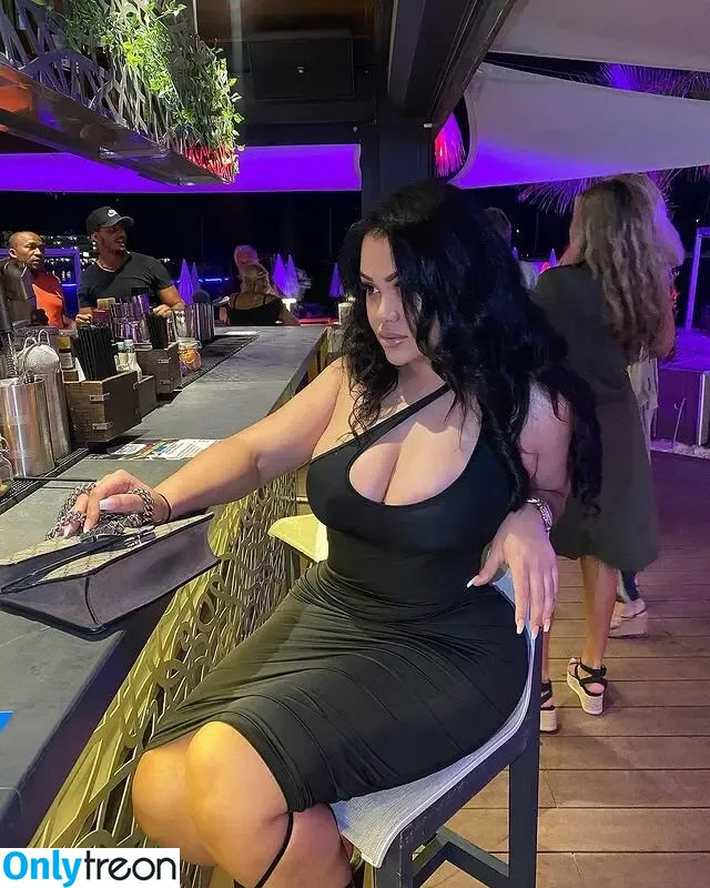 Roxsana Diaz nude photo #0032 (The Art Teacher / Toyboxdollz / roxdiaz)