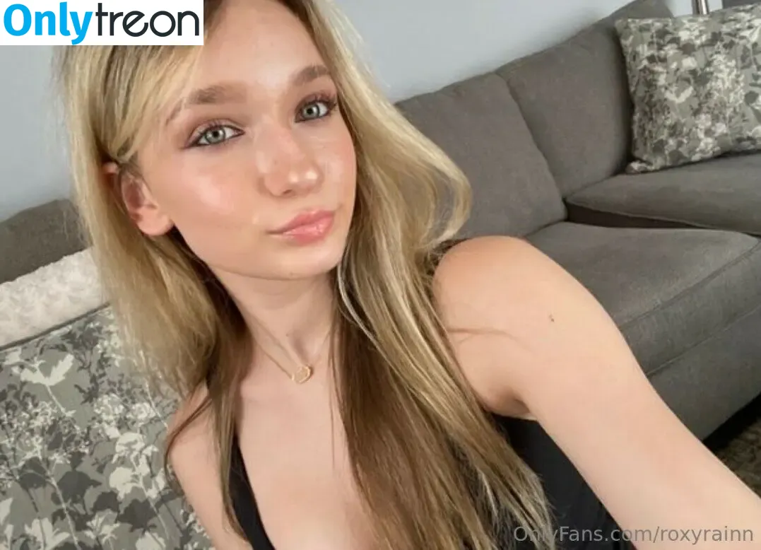 Roxy Rain голая photo #0025 (roxyraiin / roxyrainn)