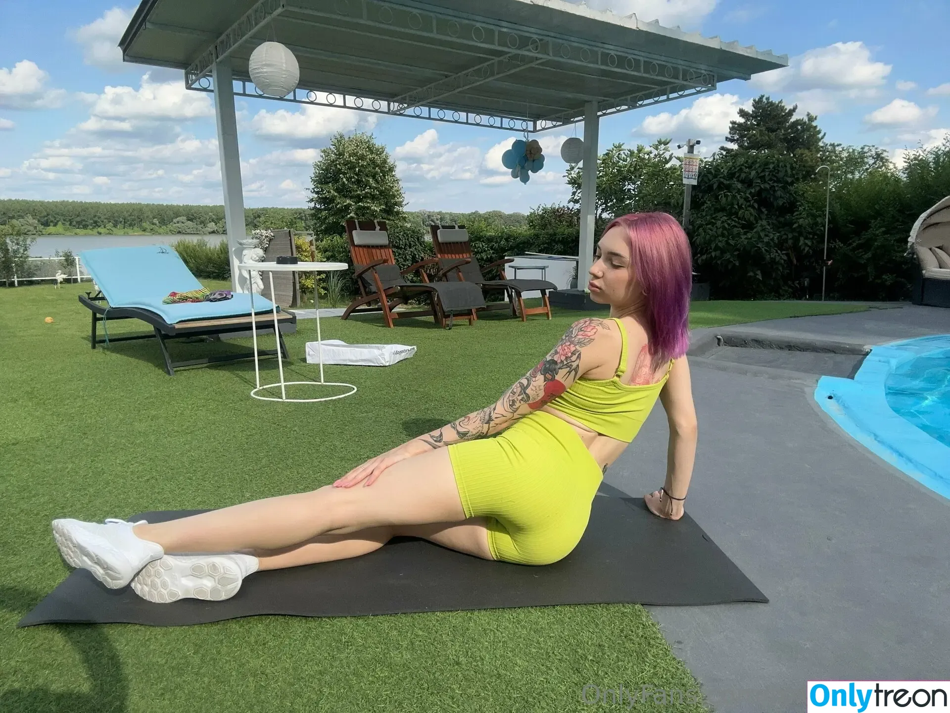 roxyloove_vip nude photo #1130 (mayberoxy)