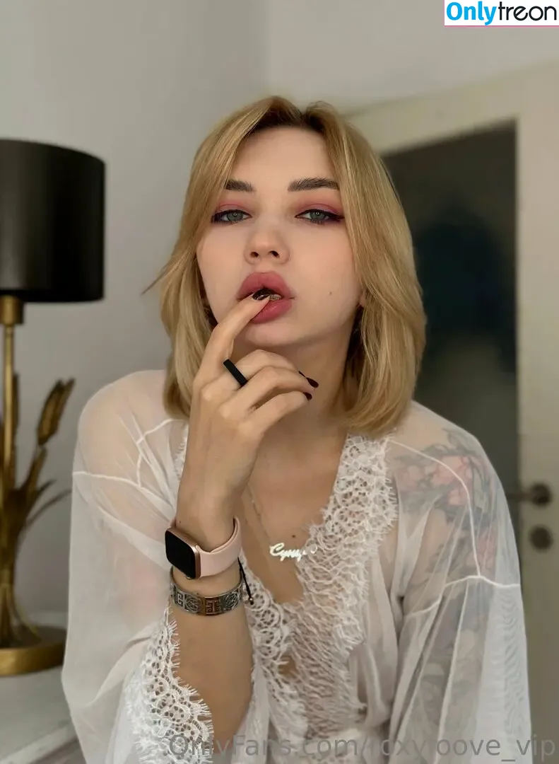 roxyloove_vip nude photo #1187 (mayberoxy)