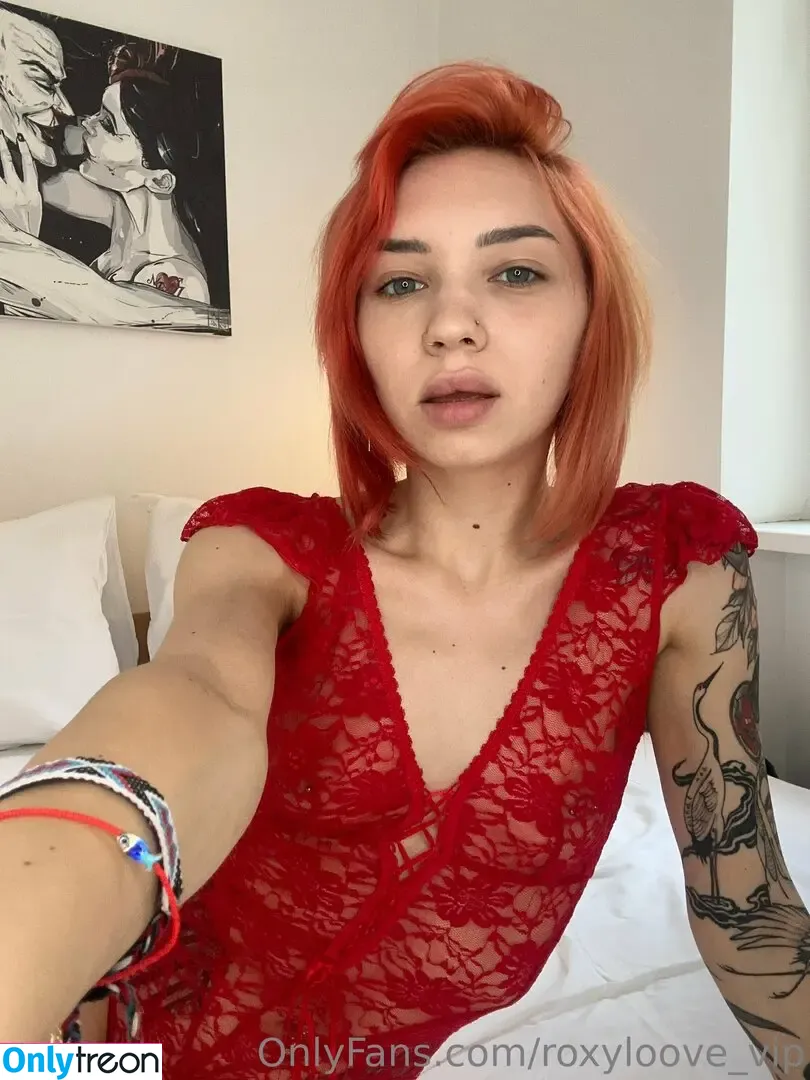 roxyloove_vip nude photo #1200 (mayberoxy)