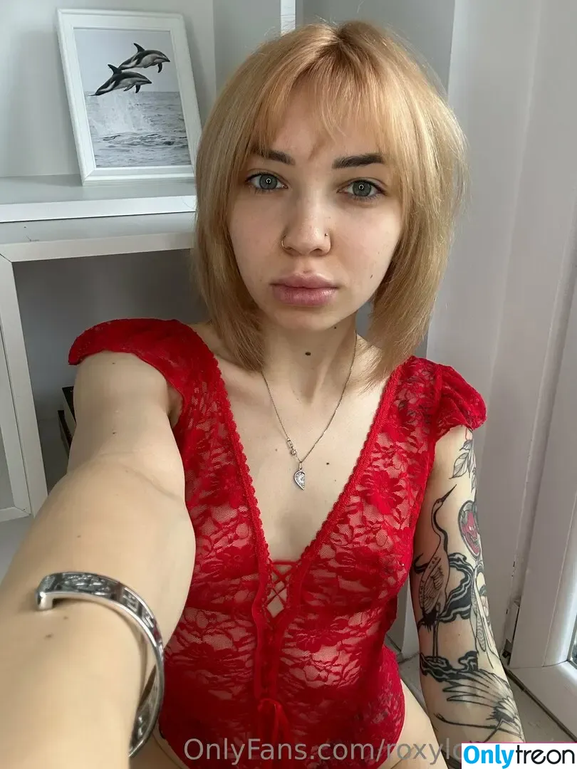 roxyloove_vip nude photo #1202 (mayberoxy)