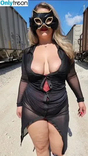 RoxyTrujilloTheCurvyMom / hazeyhaze66 nude photo #0027