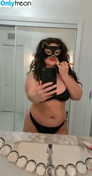 RoxyTrujilloTheCurvyMom / hazeyhaze66 nude photo #0032