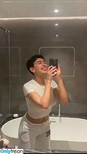 Roz Idrissi / Rozidrissi nude photo #0005
