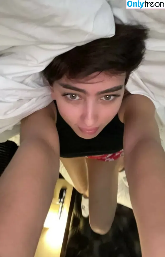 Roz Idrissi nude photo #0030 (Rozidrissi)