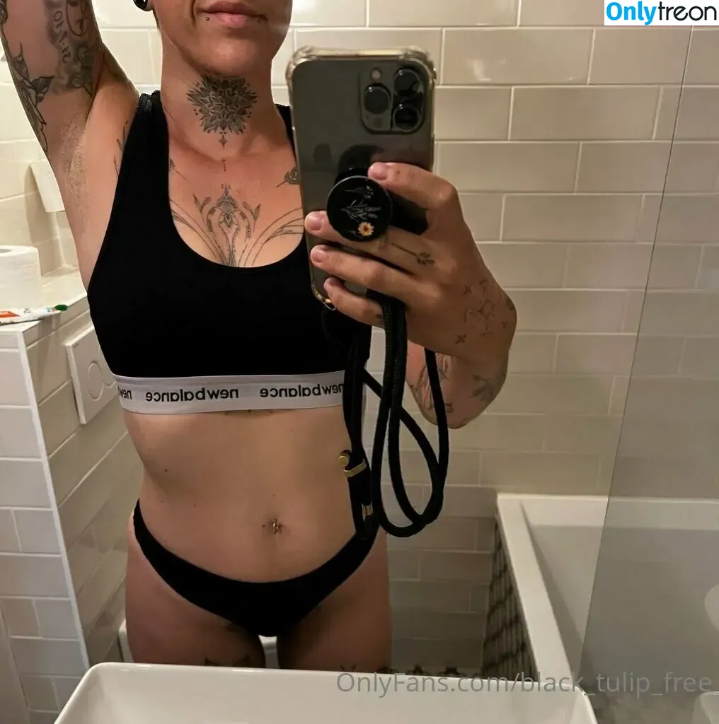 rubber_tulip nude photo #0026 (rubber_tulip)