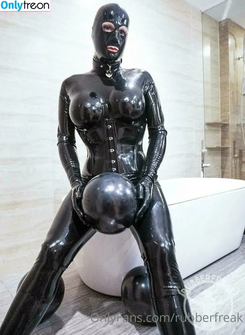 rubberfreak nude photo #0037 (rubber.freak)