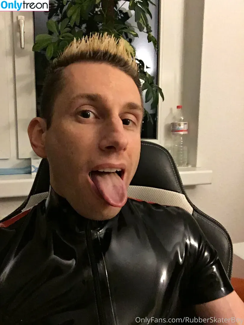 rubberskaterboy nude photo #0010 (rubberskaterboy)